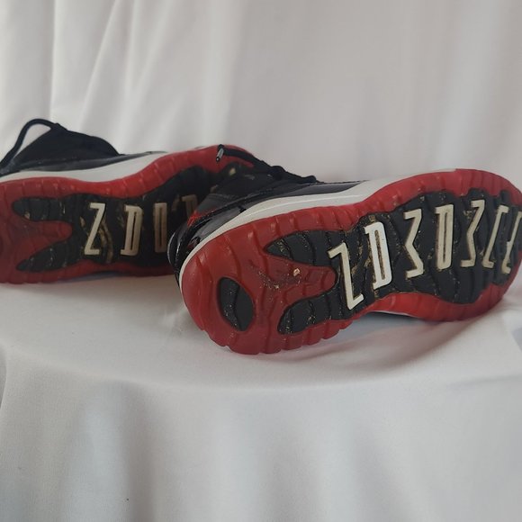 Air Jordan 11 Retro Pre-School Bred 2019 - Picture 2 of 7